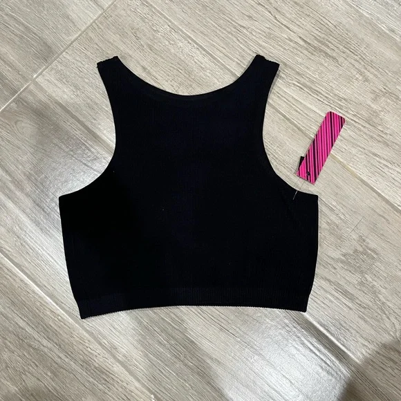 Clothing - Picture 7 of 16